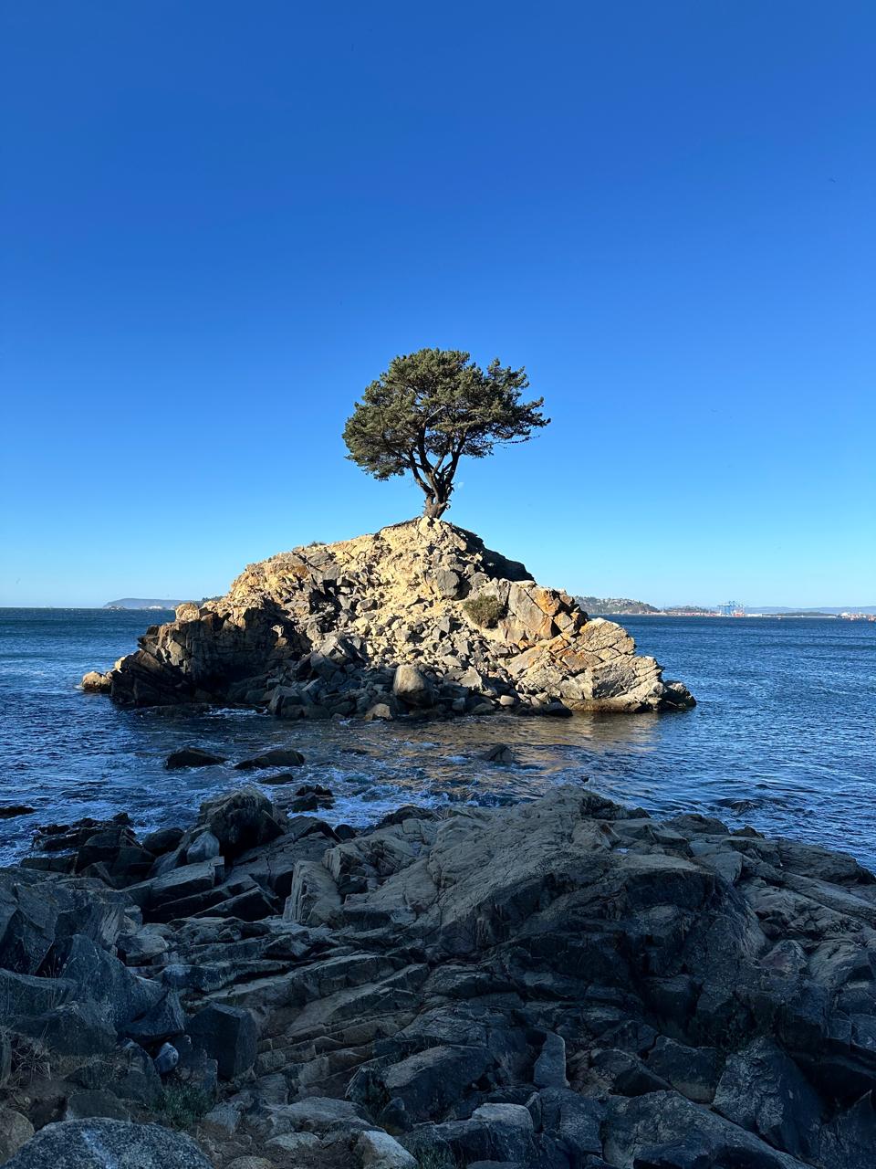 Ramuntcho bay island
